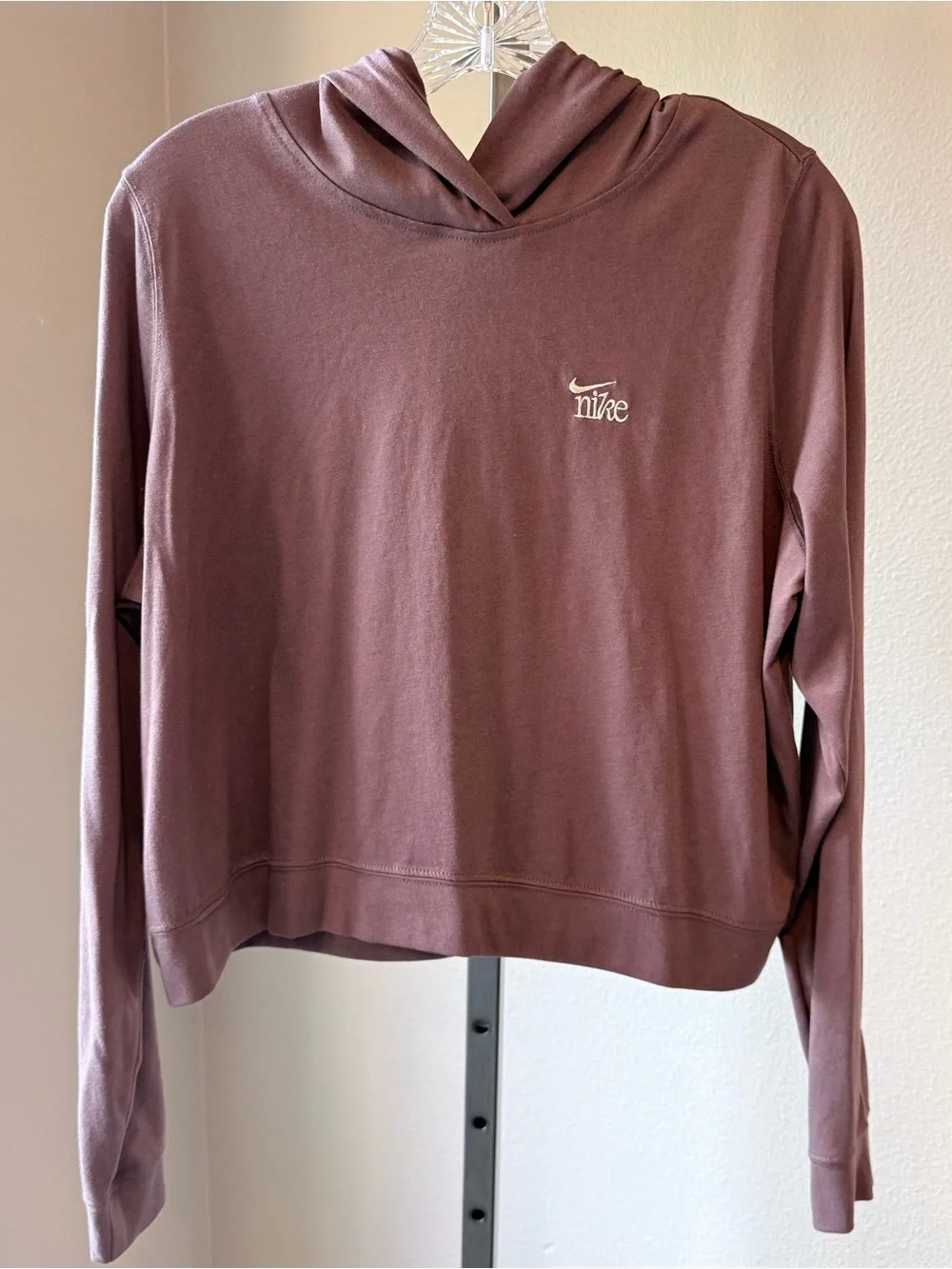 Nike women’s lightweight cropped hoodie size medium